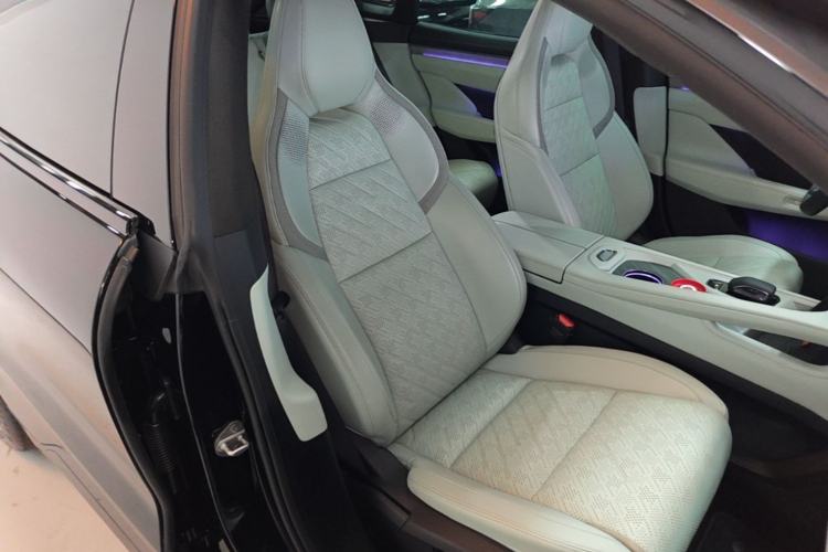 Used Zeekr 001 2024 WE Edition 100 kWh Rear-Drive Right Front Seat