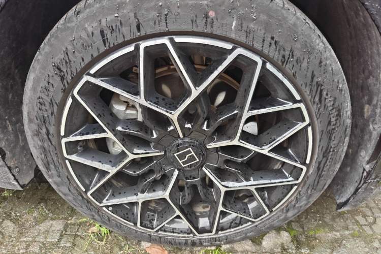 Used Zeekr 001 2024 WE Edition 100 kWh Rear-Drive Right Front Wheel Hub