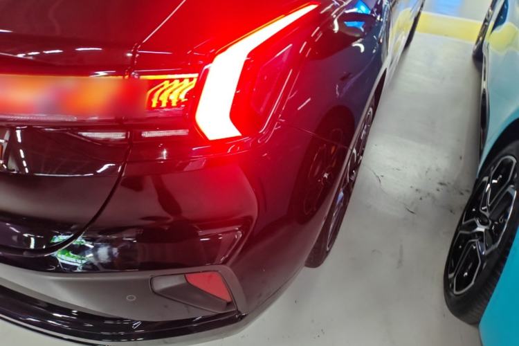 Used Zeekr 001 2024 YOU Edition 100 kWh All-Wheel Drive Right Rear Taillight