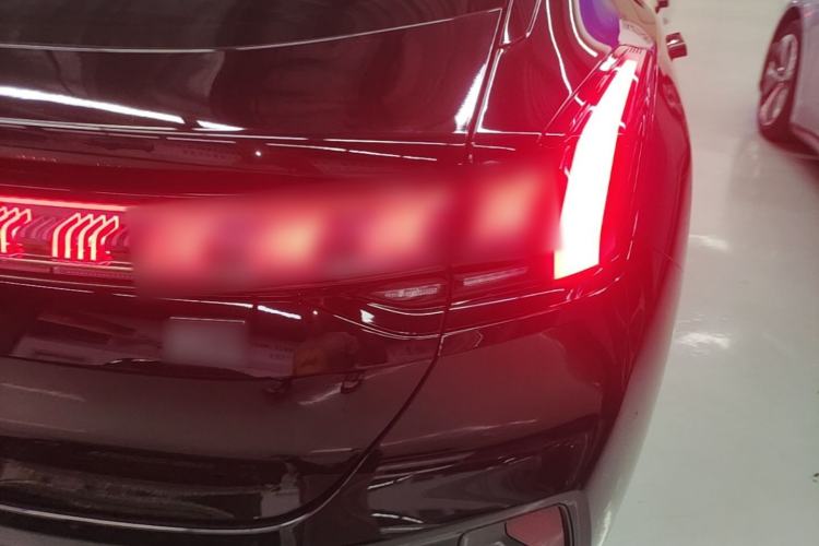 Used Zeekr 001 2024 WE Edition 100 kWh Rear-Drive Right Rear Taillight