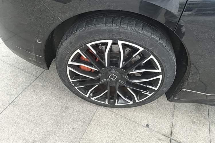Used Zeekr 001 2024 YOU Edition 100 kWh All-Wheel Drive Right Rear Wheel Hub