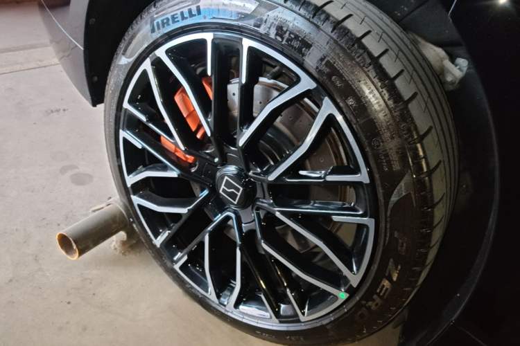 Used Zeekr 001 2024 YOU Edition 100 kWh All-Wheel Drive Right Rear Wheel Hub