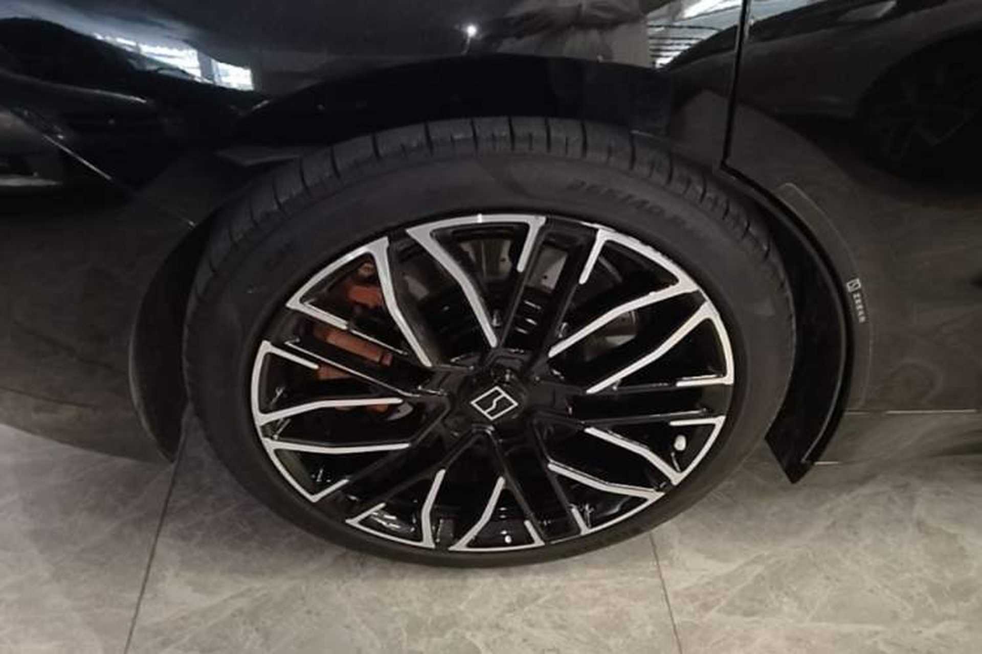 Used Zeekr 001 2024 YOU Edition 100 kWh All-Wheel Drive Right Rear Wheel Hub