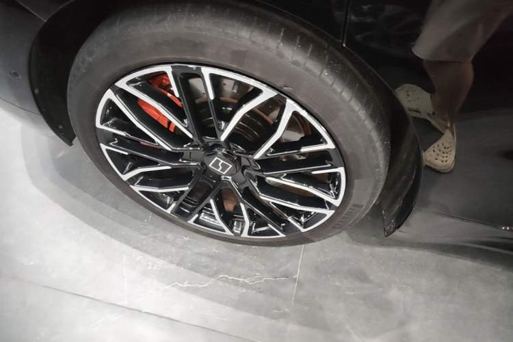 Used Zeekr 001 2024 YOU Edition 100 kWh All-Wheel Drive Right Rear Wheel Hub