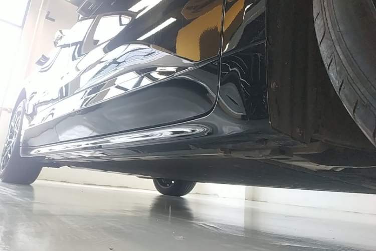 Used Zeekr 001 2024 WE Edition 100 kWh Rear-Drive Right Side Sill