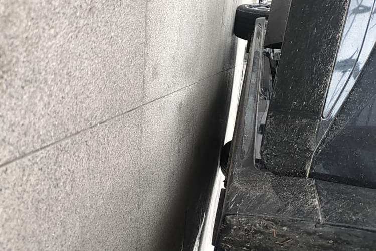 Used Zeekr 001 2024 YOU Edition 100 kWh All-Wheel Drive Right Side Sill