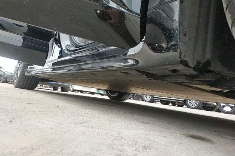Used Zeekr 001 2024 WE Edition 95 kWh All-Wheel Drive Right Side Sill