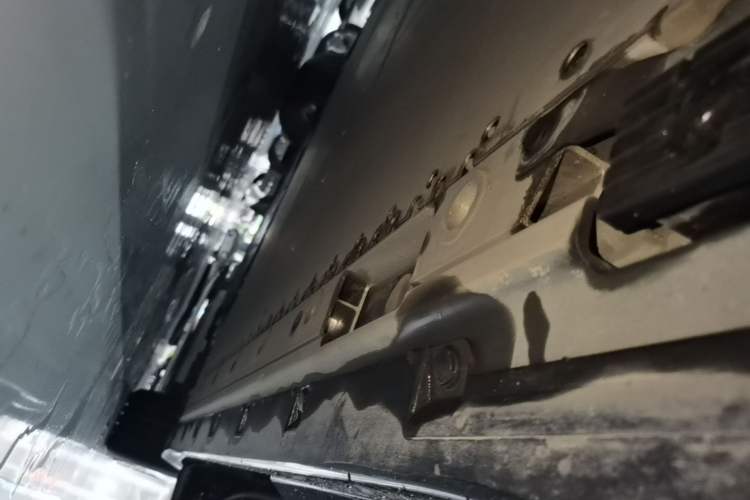 Used Zeekr 001 2024 WE Edition 95 kWh All-Wheel Drive Right Side Sill