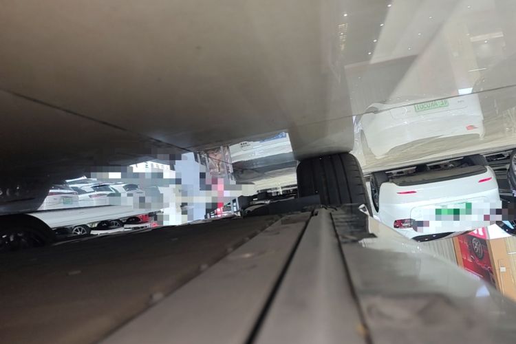 Used Zeekr 001 2024 WE Edition 100 kWh Rear-Drive Right Side Sill