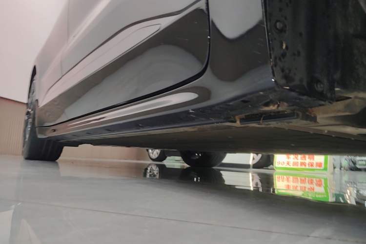 Used Zeekr 001 2024 YOU Edition 100 kWh All-Wheel Drive Right Side Sill