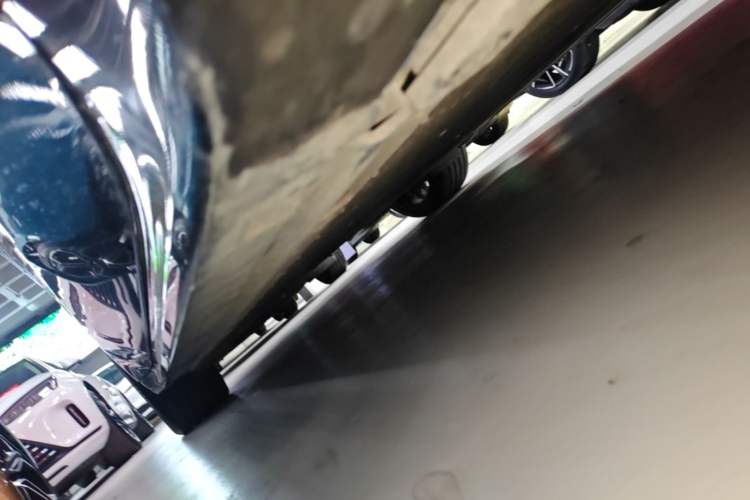 Used Zeekr 001 2024 YOU Edition 100 kWh All-Wheel Drive Right Side Sill