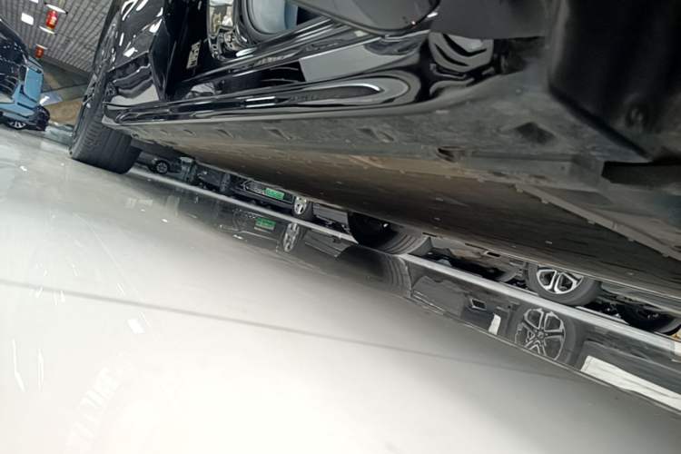 Used Zeekr 001 2024 ME Edition 100 kWh All-Wheel Drive Right Side Sill