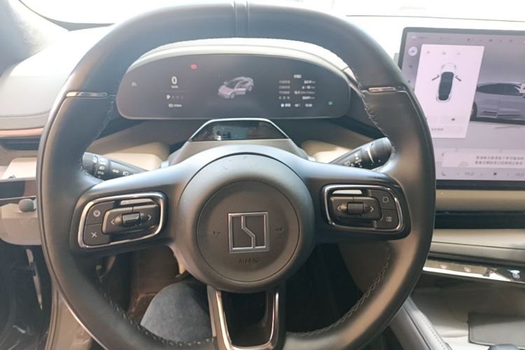 Used Zeekr 001 2024 WE Edition 100 kWh Rear-Drive Steering Wheel
