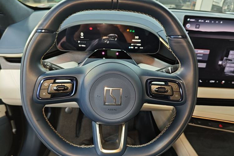 Used Zeekr 001 2024 WE Edition 95 kWh All-Wheel Drive Steering Wheel