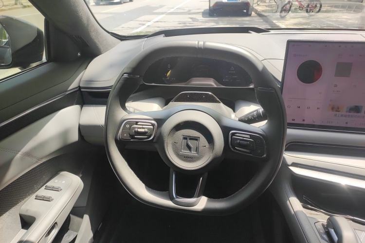 Used Zeekr 001 2024 ME Edition 100 kWh All-Wheel Drive Steering Wheel