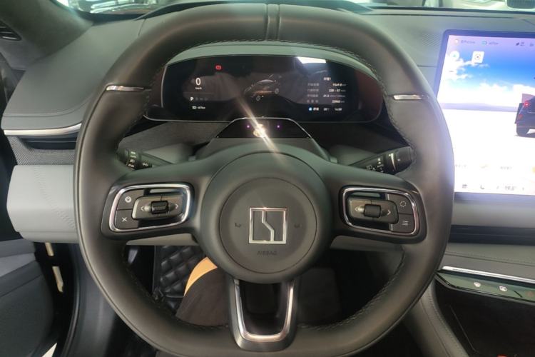 Used Zeekr 001 2024 WE Edition 95 kWh All-Wheel Drive Steering Wheel