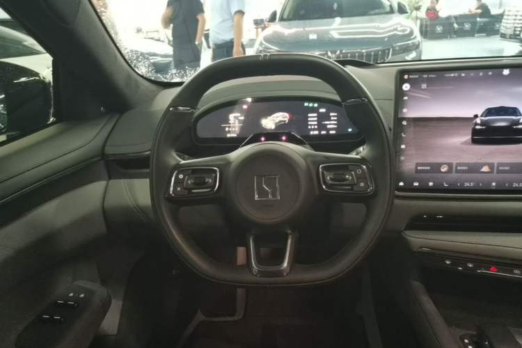 Used Zeekr 001 2024 WE Edition 95 kWh All-Wheel Drive Steering Wheel