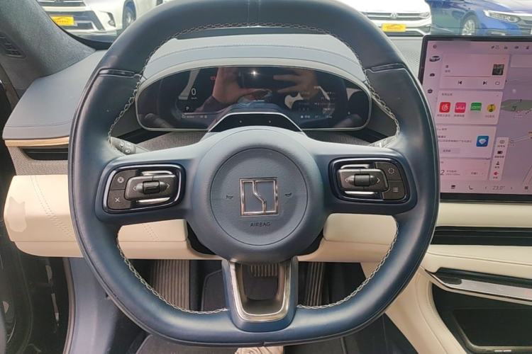 Used Zeekr 001 2024 ME Edition 100 kWh All-Wheel Drive Steering Wheel