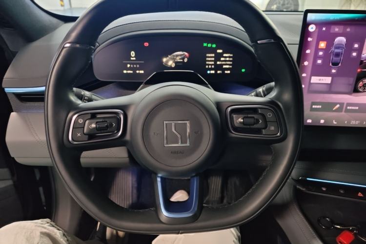 Used Zeekr 001 2024 YOU Edition 100 kWh All-Wheel Drive Steering Wheel