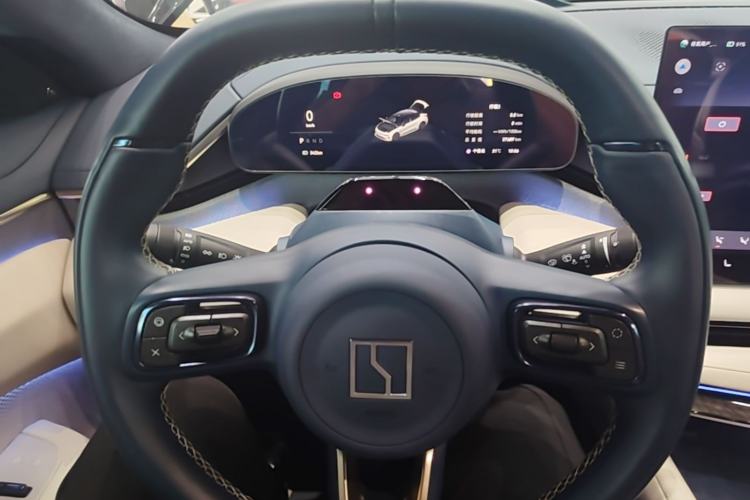 Used Zeekr 001 2024 WE Edition 95 kWh All-Wheel Drive Steering Wheel