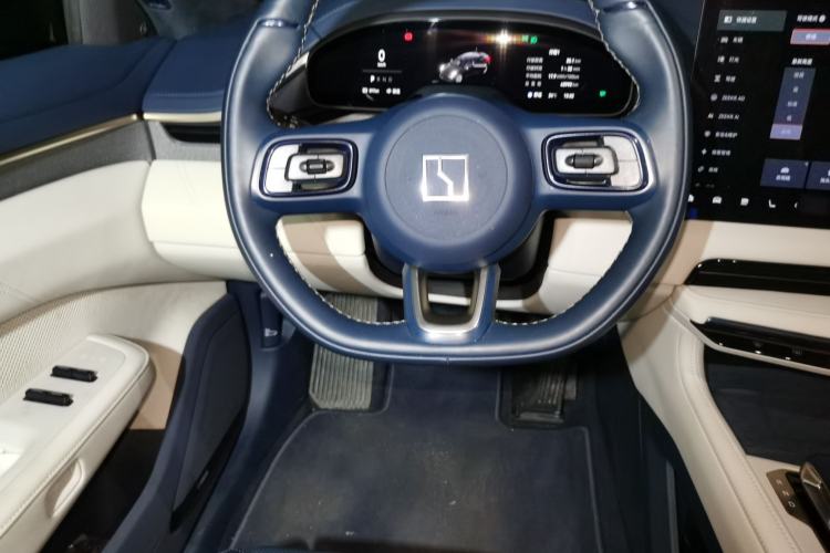 Used Zeekr 001 2024 ME Edition 100 kWh All-Wheel Drive Steering Wheel