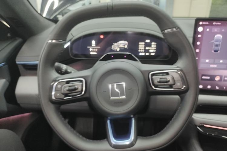 Used Zeekr 001 2024 WE Edition 100 kWh Rear-Drive Steering Wheel