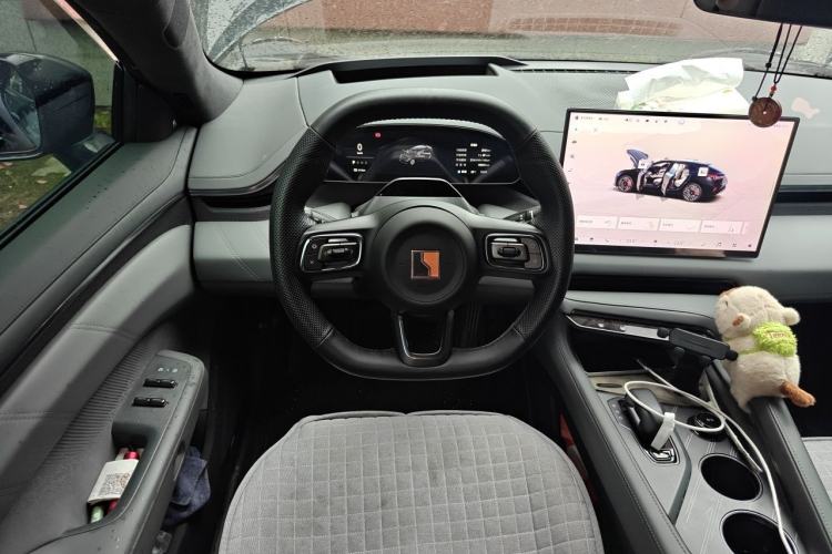 Used Zeekr 001 2024 WE Edition 100 kWh Rear-Drive Steering Wheel