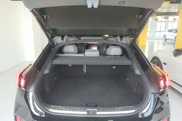 Used Zeekr 001 2024 WE Edition 100 kWh Rear-Drive Trunk