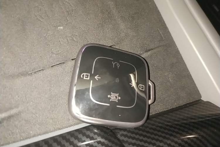 Used Zeekr 001 2024 WE Edition 100 kWh Rear-Drive Vehicle Key