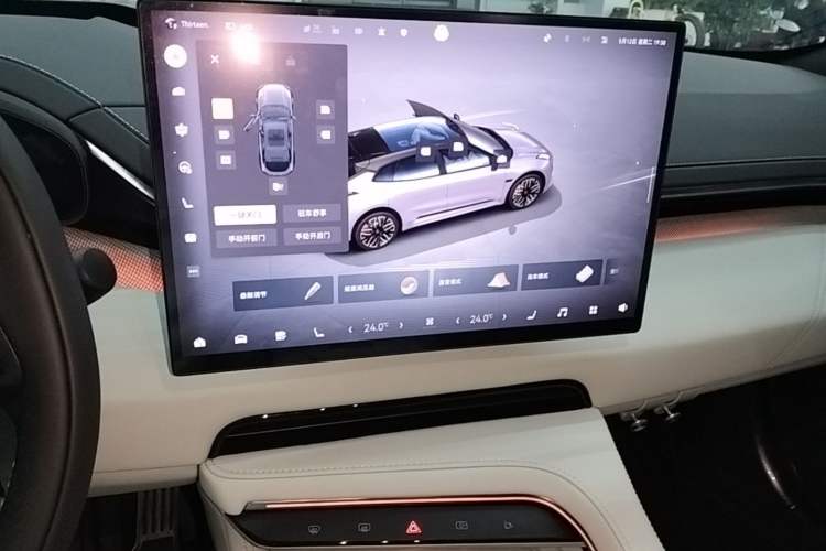 Used Zeekr 001 2024 YOU Edition 100 kWh All-Wheel Drive Audio And AC Panel