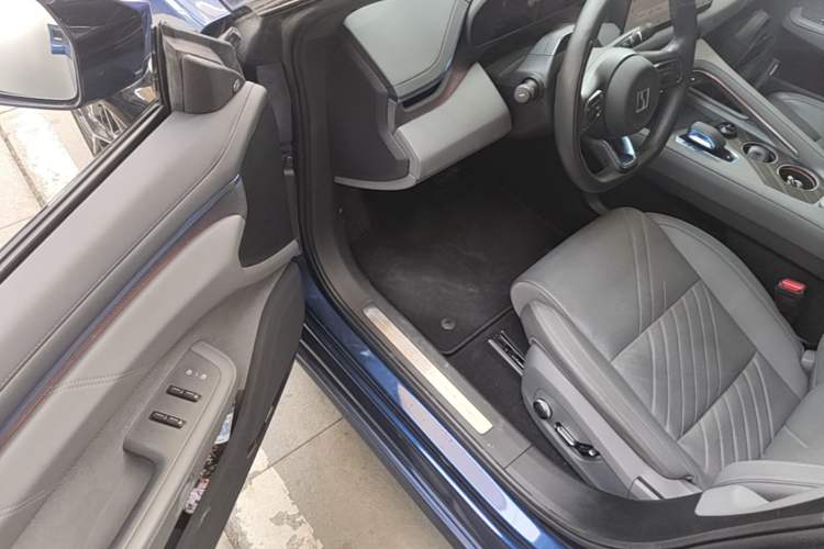 Used Zeekr 001 2024 WE Edition 95 kWh All-Wheel Drive Driver Seat