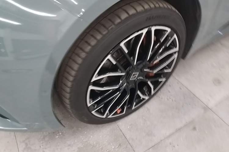 Used Zeekr 001 2024 YOU Edition 100 kWh All-Wheel Drive Exterior 4