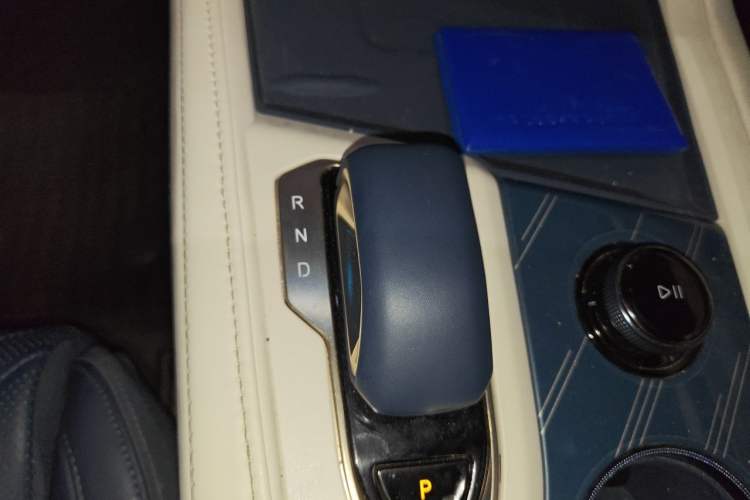 Used Zeekr 001 2024 WE Edition 95 kWh All-Wheel Drive Gear Lever