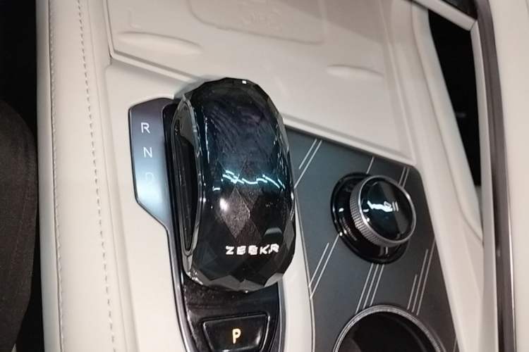 Used Zeekr 001 2024 YOU Edition 100 kWh All-Wheel Drive Gear Lever