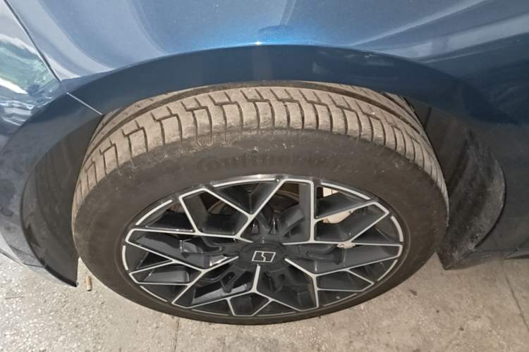 Used Zeekr 001 2024 YOU Edition 100 kWh All-Wheel Drive Left Front Wheel Hub