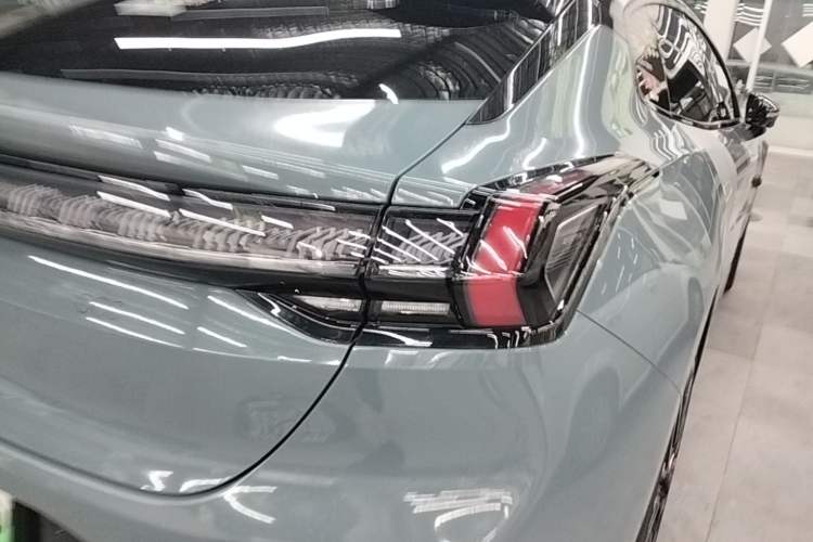 Used Zeekr 001 2024 YOU Edition 100 kWh All-Wheel Drive Right Rear Taillight