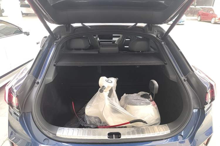 Used Zeekr 001 2024 WE Edition 95 kWh All-Wheel Drive Trunk