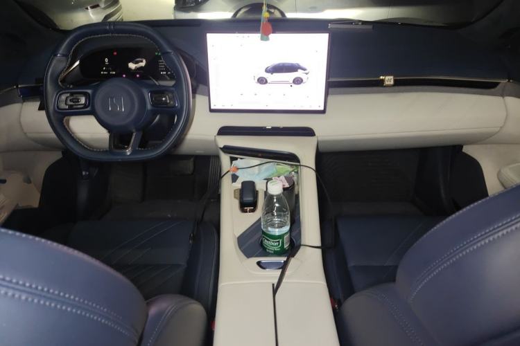 Used Zeekr 001 2024 YOU Edition 100 kWh All-Wheel Drive Center Console