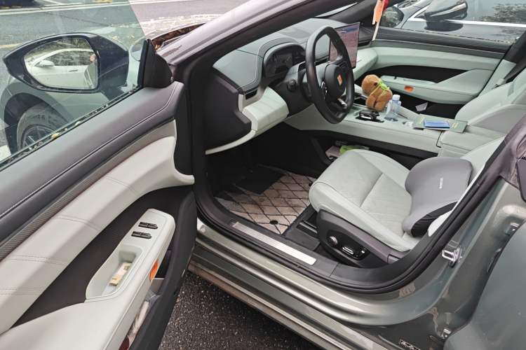 Used Zeekr 001 2024 YOU Edition 100 kWh All-Wheel Drive Driver Seat