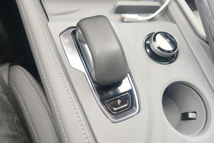 Used Zeekr 001 2024 YOU Edition 100 kWh All-Wheel Drive Gear Lever