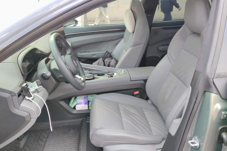 Used Zeekr 001 2024 YOU Edition 100 kWh All-Wheel Drive Left Front Seat