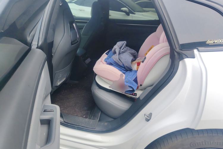Used Zeekr 001 2024 YOU Edition 100 kWh All-Wheel Drive Left Rear Seat