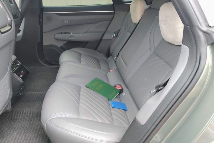 Used Zeekr 001 2024 YOU Edition 100 kWh All-Wheel Drive Left Rear Seat