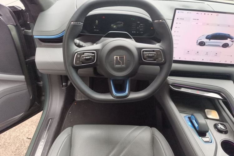 Used Zeekr 001 2024 WE Edition 100 kWh Rear-Drive Steering Wheel