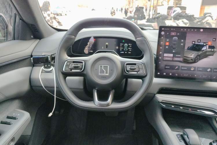 Used Zeekr 001 2024 YOU Edition 100 kWh All-Wheel Drive Steering Wheel
