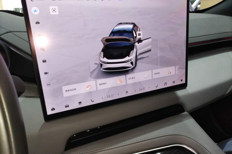 Used Zeekr 001 2024 WE Edition 95 kWh All-Wheel Drive Audio And AC Panel