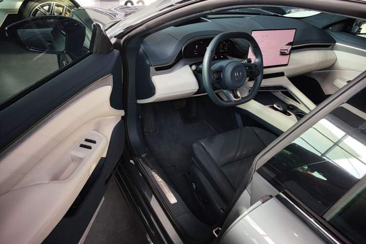 Used Zeekr 001 2024 WE Edition 100 kWh Rear-Drive Driver Seat