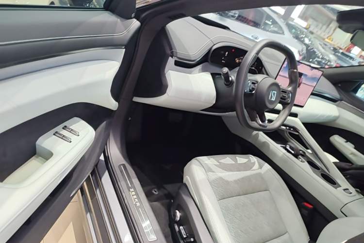 Used Zeekr 001 2024 WE Edition 95 kWh All-Wheel Drive Driver Seat