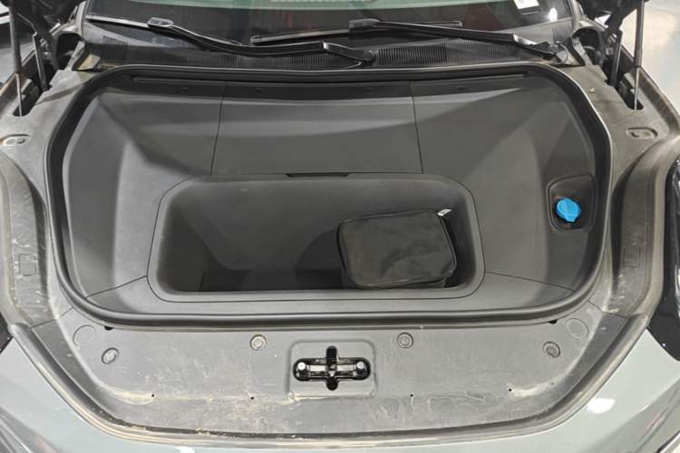 Used Zeekr 001 2024 WE Edition 100 kWh Rear-Drive Engine Bay