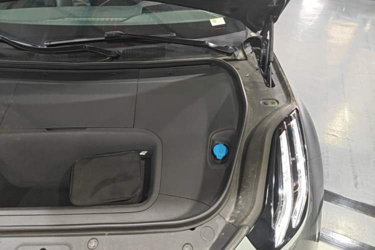 Used Zeekr 001 2024 WE Edition 100 kWh Rear-Drive Engine Bay Left